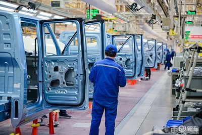 引領商用車新能源技術革新 時代汽車首款半固態電池卡車全景展示